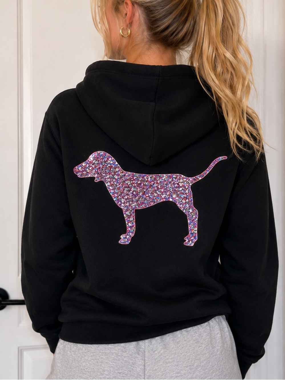 Victoria’s Secret PINK Black Hoodie Sequin Sparkle Dog Applique. Size Medium.‎